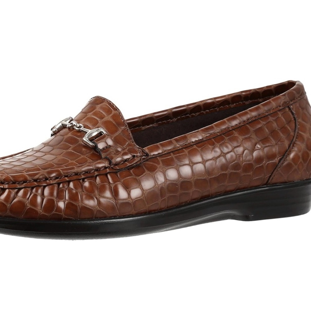 Ultra-soft leather linings for a cozy and breathable wear